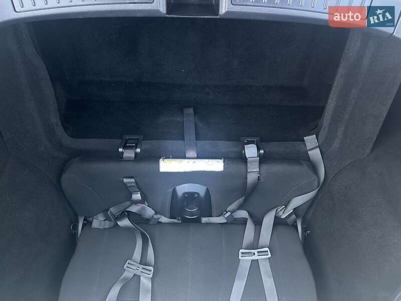 Лифтбек Tesla Model S 2015 в Киеве