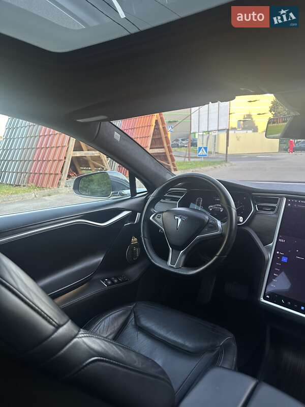 Лифтбек Tesla Model S 2015 в Киеве