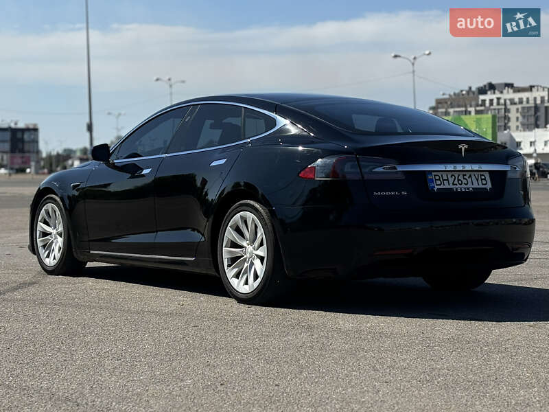Лифтбек Tesla Model S 2017 в Одессе
