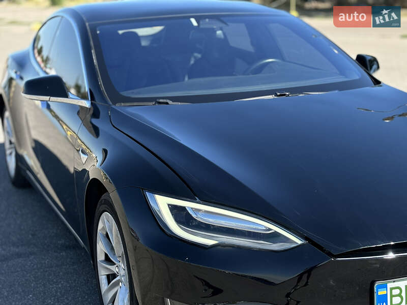 Лифтбек Tesla Model S 2017 в Одессе
