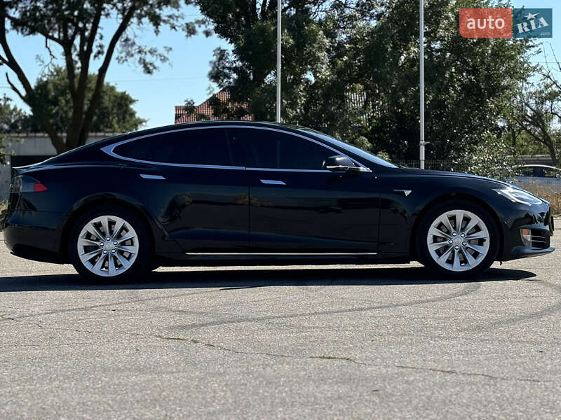 Лифтбек Tesla Model S 2017 в Одессе