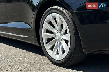 Ліфтбек Tesla Model S 2017 в 