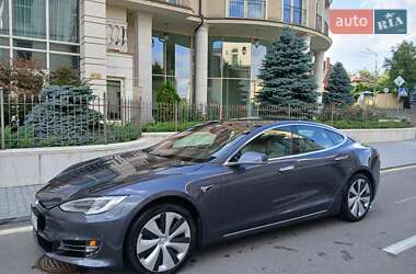 Лифтбек Tesla Model S 2020 в 