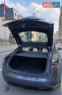 Лифтбек Tesla Model S 2020 в 