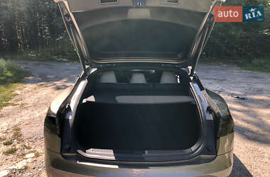 Лифтбек Tesla Model S 2015 в 