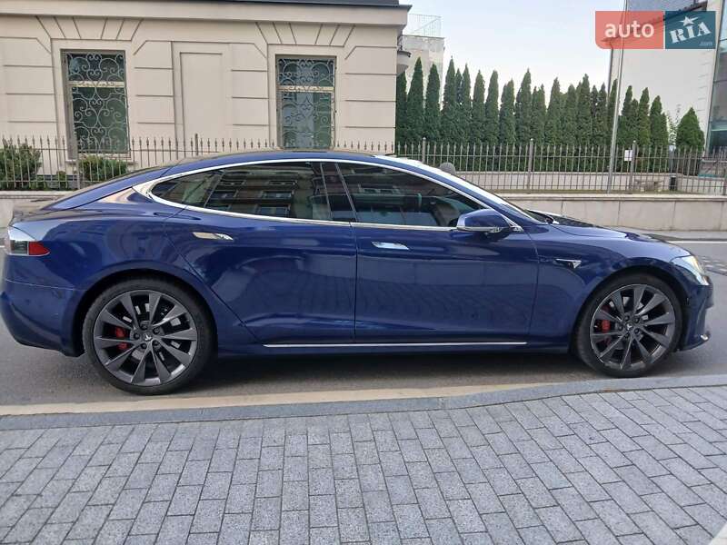 Ліфтбек Tesla Model S 2019 в Києві