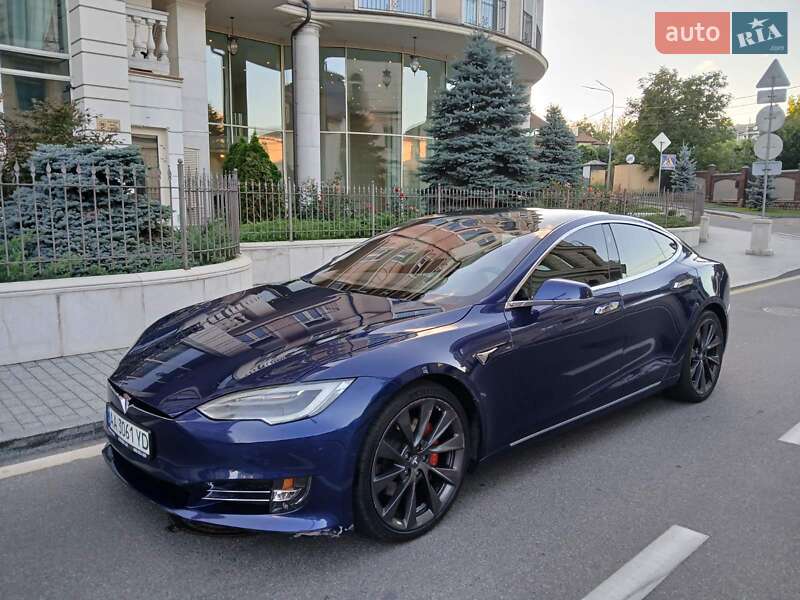 Ліфтбек Tesla Model S 2019 в Києві