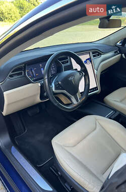 Лифтбек Tesla Model S 2016 в 