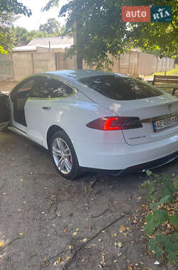 Ліфтбек Tesla Model S 2014 в 