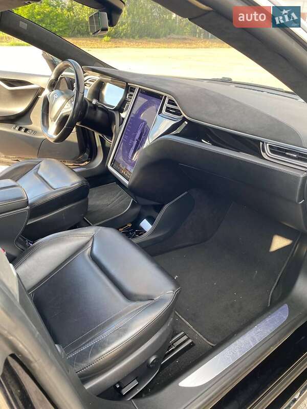 Лифтбек Tesla Model S 2015 в Киеве