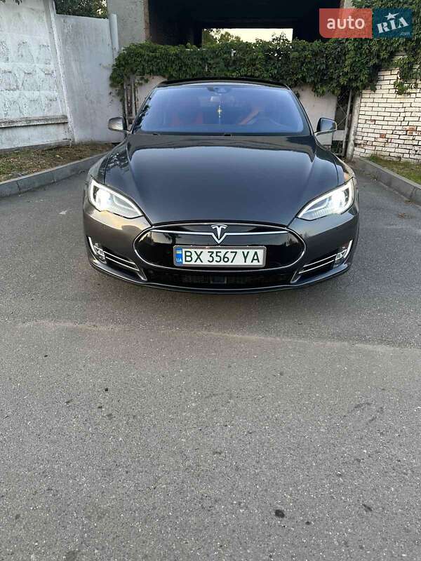 Лифтбек Tesla Model S 2014 в Хмельницком фото 4 Лифтбек Tesla Model S 2014 в Хмельницком