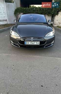 Лифтбек Tesla Model S 2014 в 