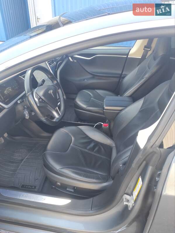 Лифтбек Tesla Model S 2013 в Ковеле