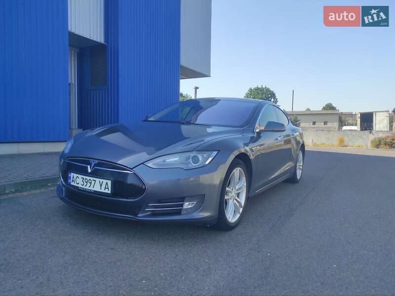 Лифтбек Tesla Model S 2013 в Ковеле