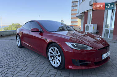 Лифтбек Tesla Model S 2016 в Николаеве