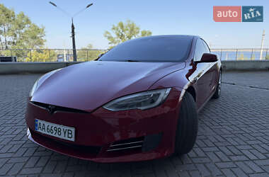 Лифтбек Tesla Model S 2016 в 