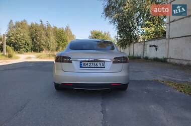 Ліфтбек Tesla Model S 2014 в 