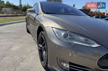 Ліфтбек Tesla Model S 2016 в 