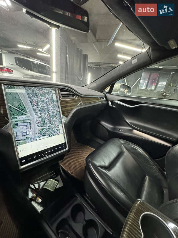 Ліфтбек Tesla Model S 2016 в Харкові
