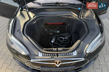 Лифтбек Tesla Model S 2013 в 