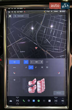 Лифтбек Tesla Model S 2013 в 
