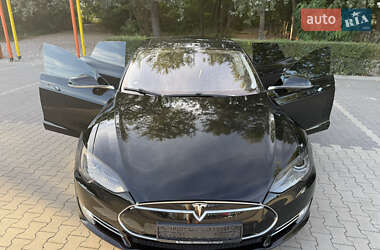 Лифтбек Tesla Model S 2013 в 