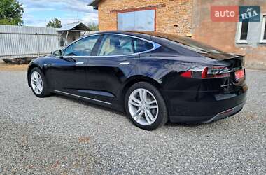 Лифтбек Tesla Model S 2015 в 