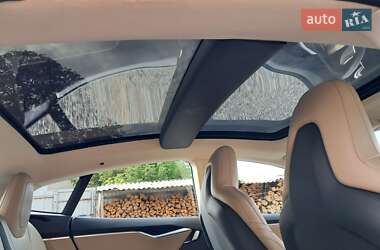 Лифтбек Tesla Model S 2015 в 