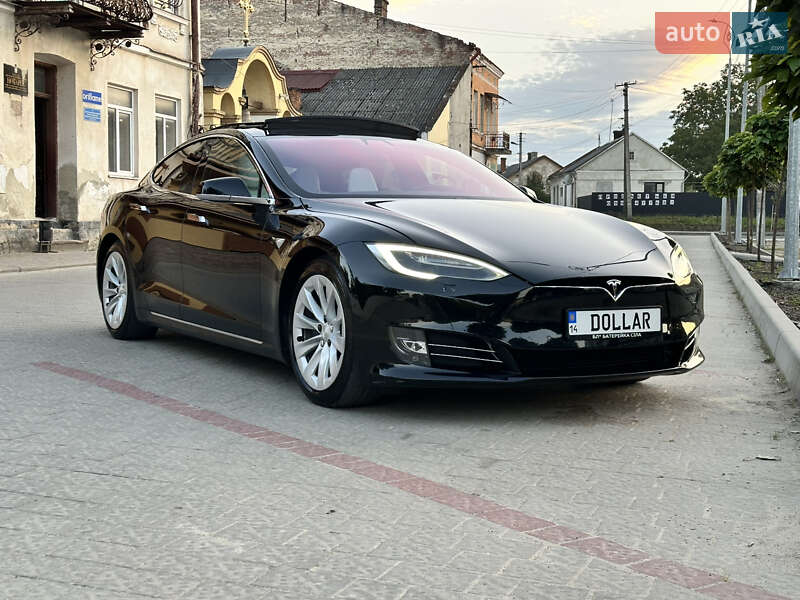 Лифтбек Tesla Model S 2017 в 