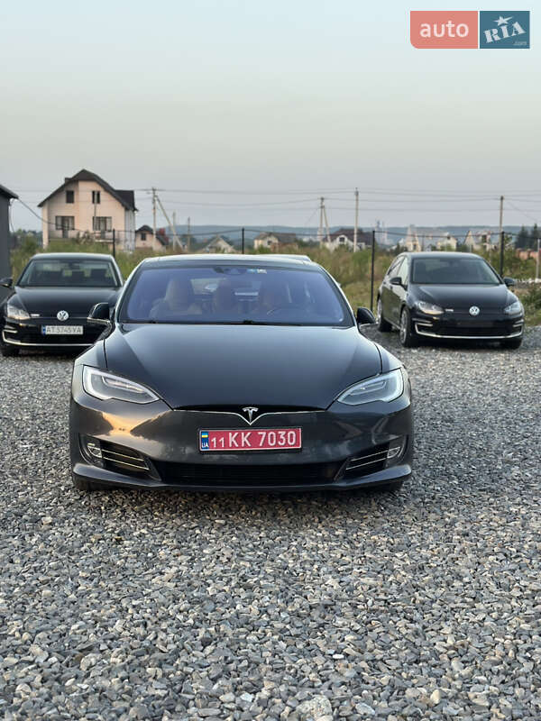 Tesla Model S 2016