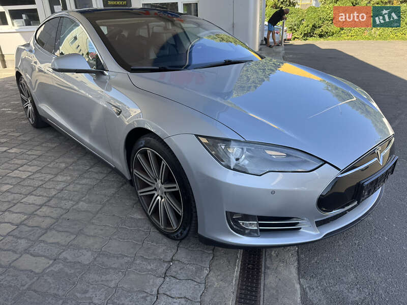 Лифтбек Tesla Model S 2015 в Одессе