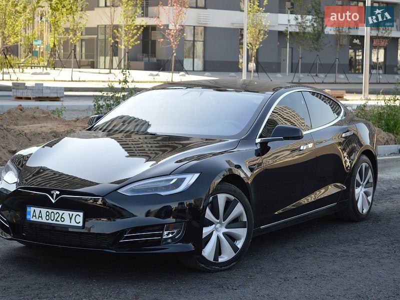 Лифтбек Tesla Model S 2020 в Киеве фото Лифтбек Tesla Model S 2020 в Киеве