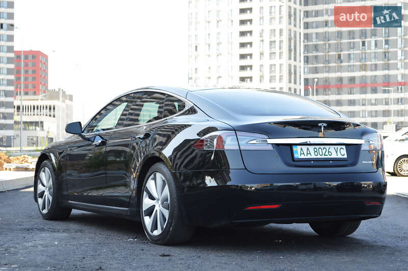 Лифтбек Tesla Model S 2020 в Киеве фото 3 Лифтбек Tesla Model S 2020 в Киеве