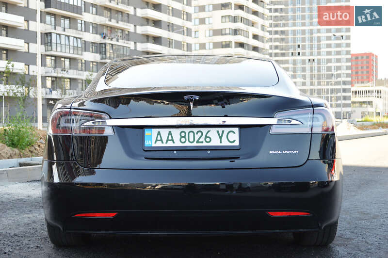 Лифтбек Tesla Model S 2020 в Киеве фото 4 Лифтбек Tesla Model S 2020 в Киеве