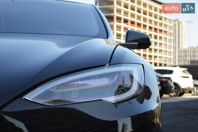 Лифтбек Tesla Model S 2020 в Киеве фото 8 Лифтбек Tesla Model S 2020 в Киеве