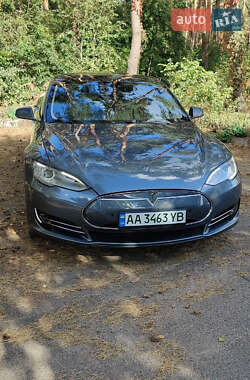 Ліфтбек Tesla Model S 2014 в 