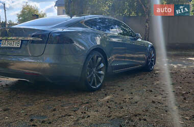 Ліфтбек Tesla Model S 2014 в 