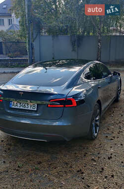 Ліфтбек Tesla Model S 2014 в 