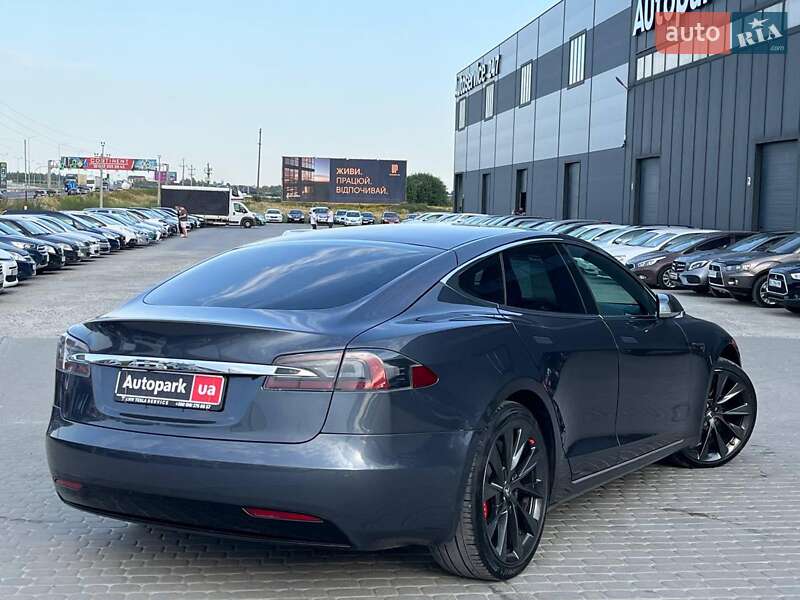 Лифтбек Tesla Model S 2019 в Львове