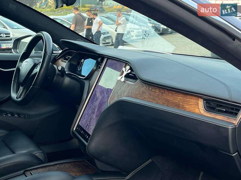 Лифтбек Tesla Model S 2019 в Львове