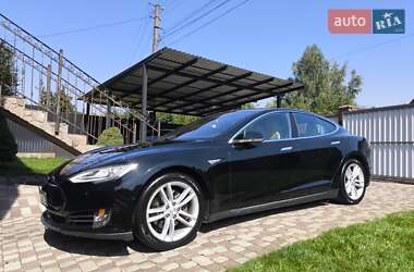 Ліфтбек Tesla Model S 2015 в Києві