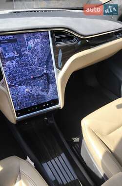 Ліфтбек Tesla Model S 2015 в 