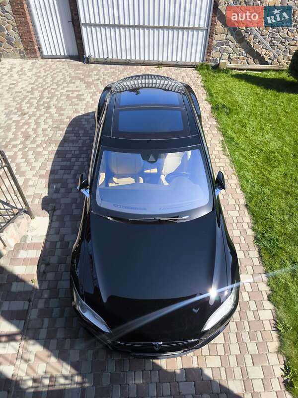Лифтбек Tesla Model S 2015 в Киеве