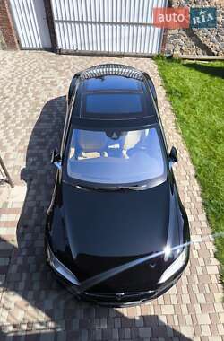 Ліфтбек Tesla Model S 2015 в 