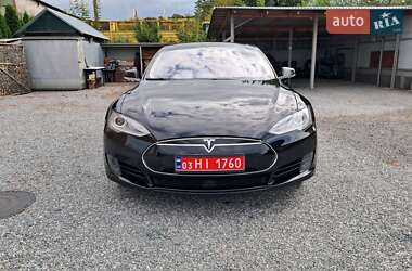 Лифтбек Tesla Model S 2015 в 