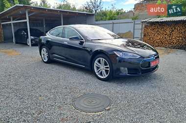 Лифтбек Tesla Model S 2015 в 