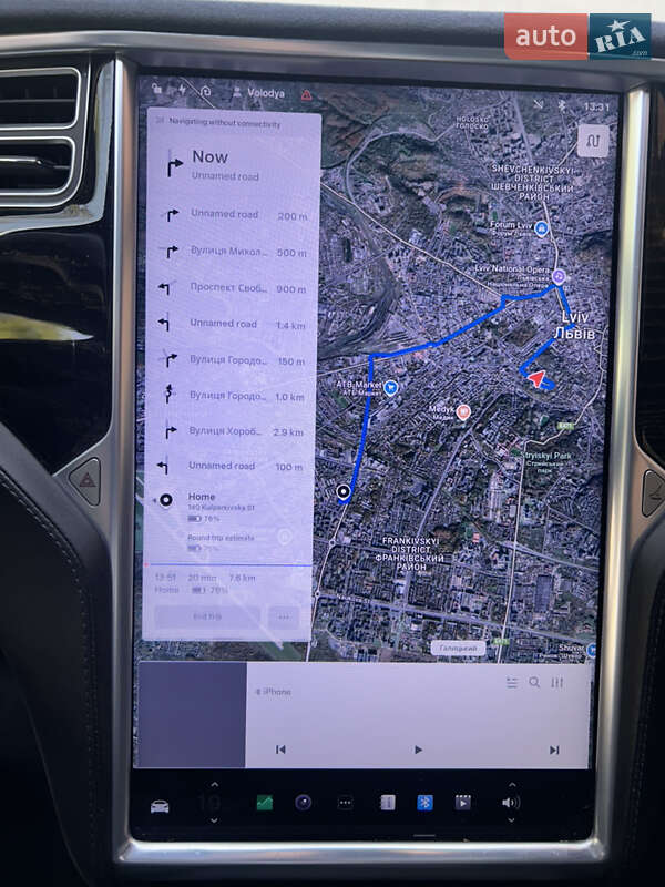Лифтбек Tesla Model S 2016 в Львове