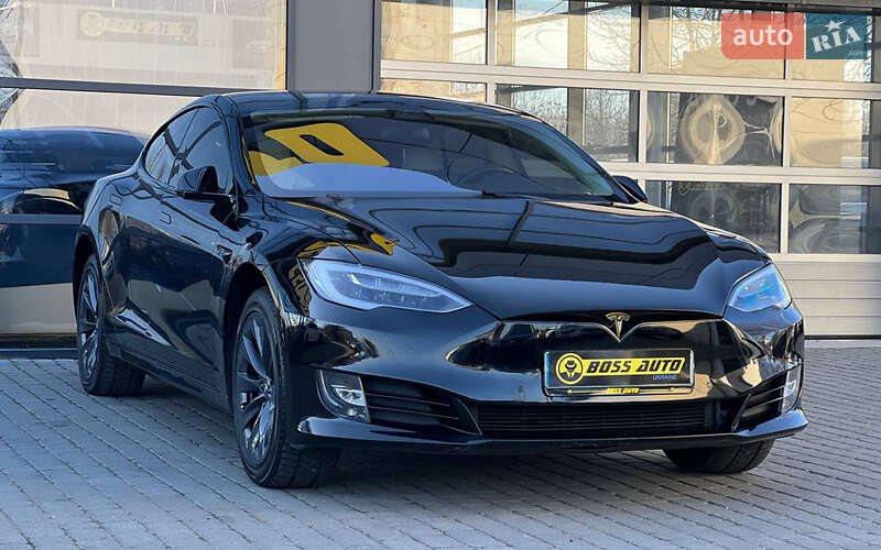 Tesla Model S 2018