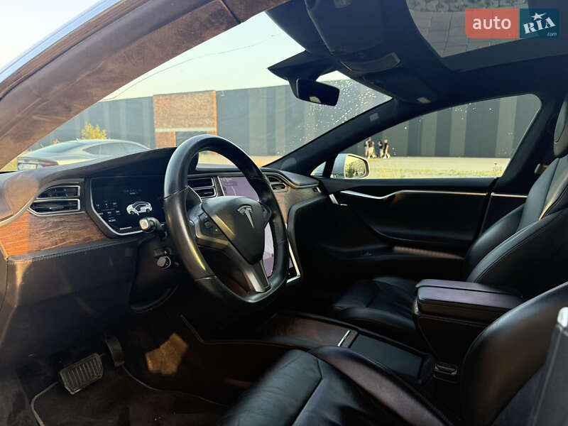 Ліфтбек Tesla Model S 2017 в Хмельницькому