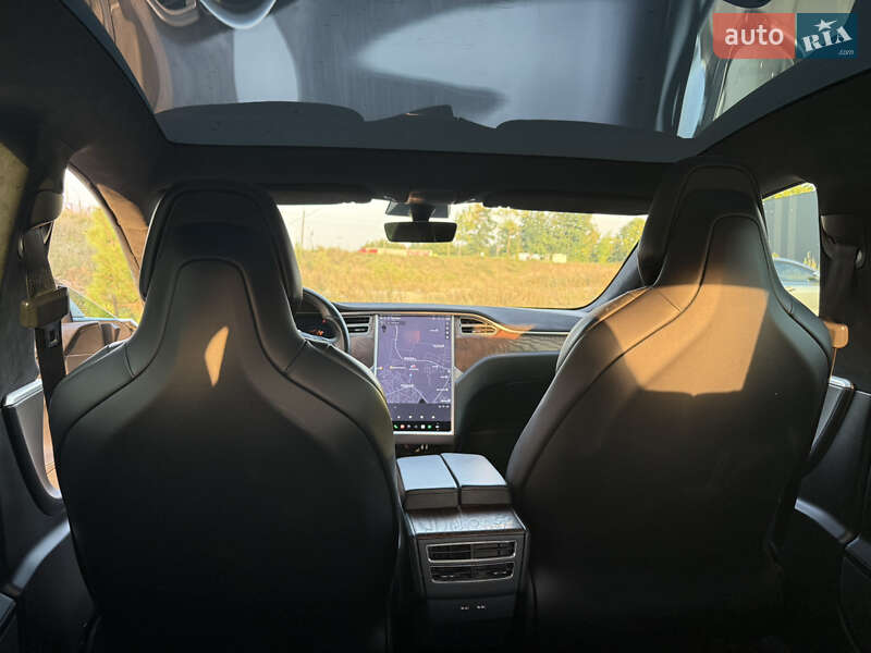 Ліфтбек Tesla Model S 2017 в Хмельницькому